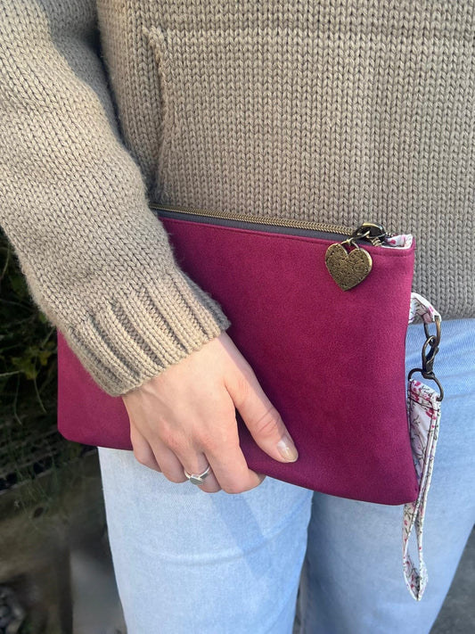 Travel Clutch